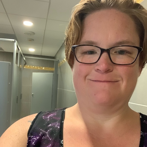 Meet your Posher, Joyce - Picture 1 of 1